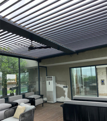 Louvered roof in Delhi